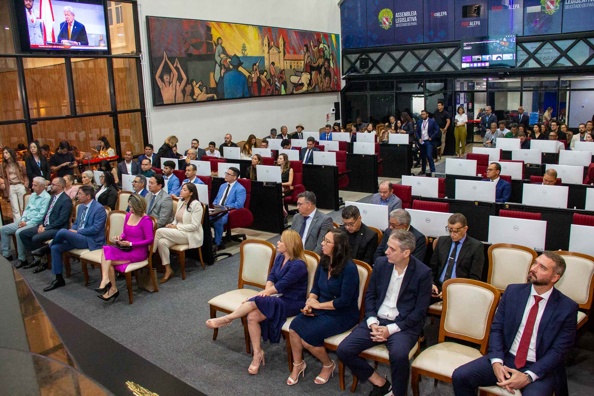 17/12/2025 - Sessão Solene Outorga de Títulos Honoríficos